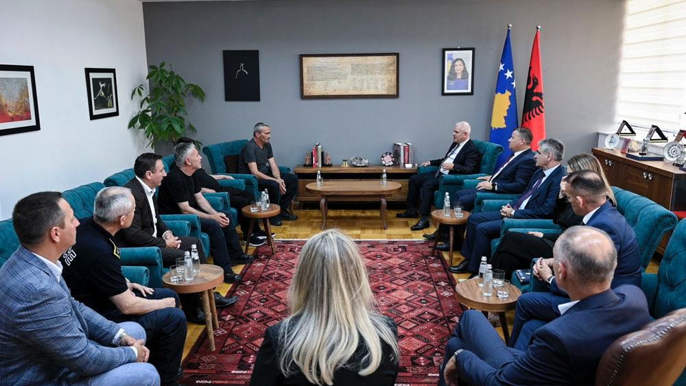 Ministri Sveçla priti në takim tre policët e rrëmbyer nga Serbia, beteja jonë ligjore për këtë rast vazhdon